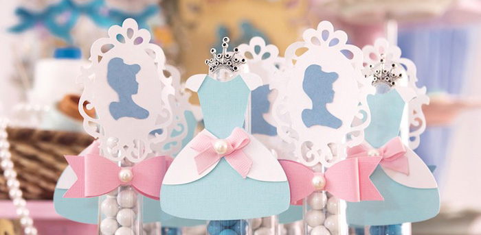 base estante físicamente Pretty Perfect Cinderella Themed Birthday Party Ideas | Download Hundreds  FREE PRINTABLE Birthday Invitation Templates